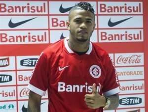 Leo o lateral que veio do Flamengo (imagem Yahoo)