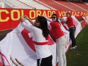 As "meninas" pegam no pesado também (imagem: Yahoo)