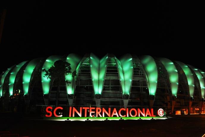 Pintado de verde, nosso Beira-Rio se emociona com os acontecimentos (imagem: CP)